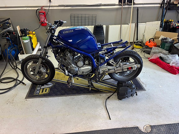 Yamaha XJ 900 Diversion S 2 of 5