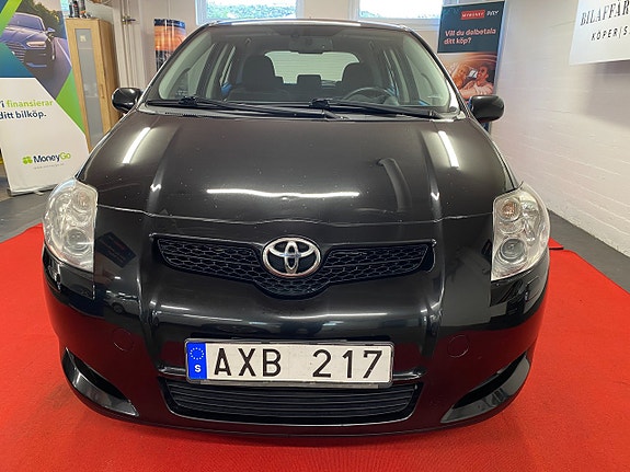 Toyota Auris 2 of 20