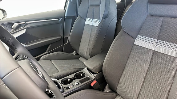 Audi A3 8 of 13