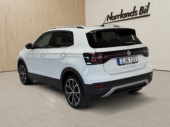 Volkswagen T-Cross 3 of 8