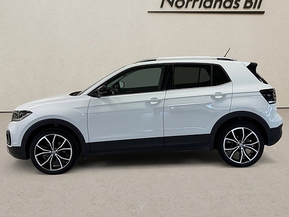 Volkswagen T-Cross 2 of 8