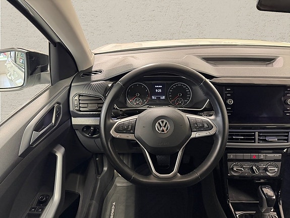 Volkswagen T-Cross 6 of 8
