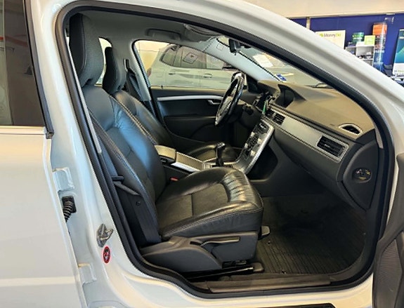 Volvo V70 11 of 21