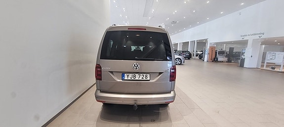 Volkswagen Caddy Maxi 6 of 11