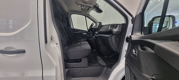 Renault Trafic 8 of 11