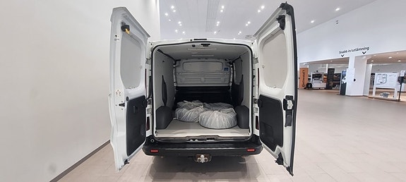 Renault Trafic 7 of 11