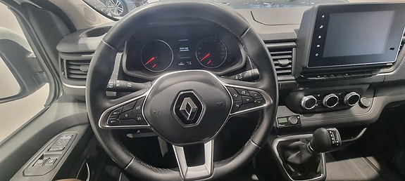 Renault Trafic 10 of 11
