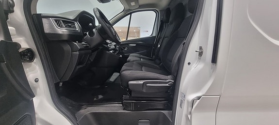 Renault Trafic 9 of 11