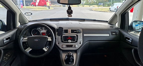 Ford C-Max 9 of 13