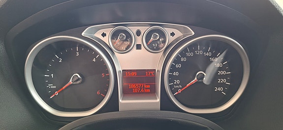 Ford C-Max 10 of 13