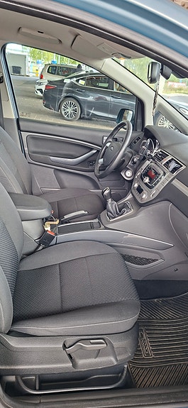 Ford C-Max 13 of 13
