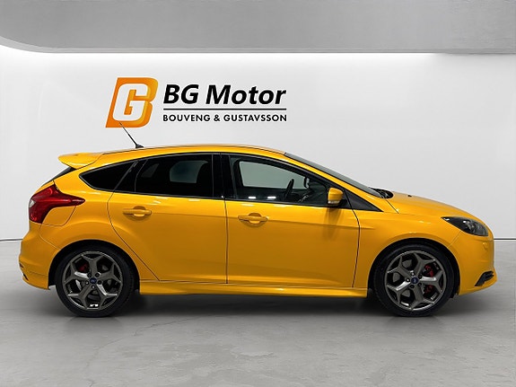 Ford Focus 3 of 17