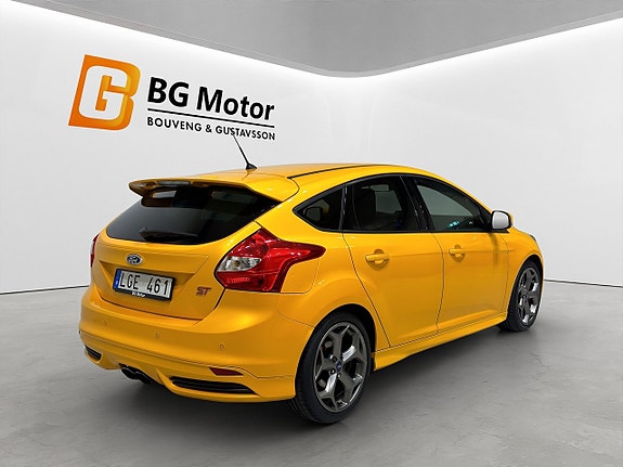 Ford Focus 4 of 17