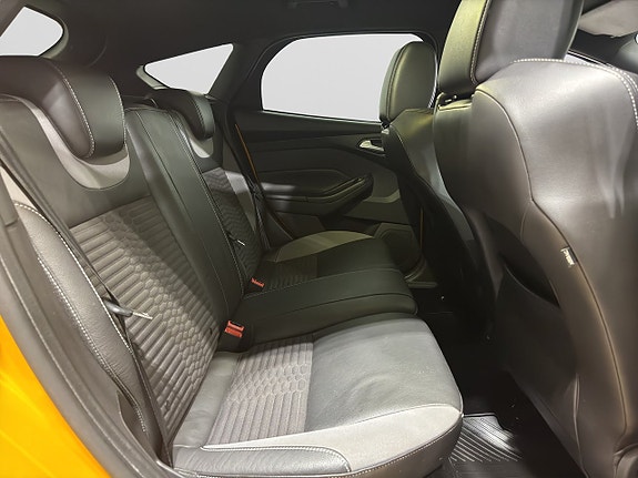 Ford Focus 10 of 17