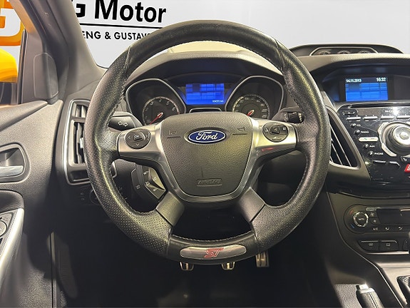 Ford Focus 13 of 17