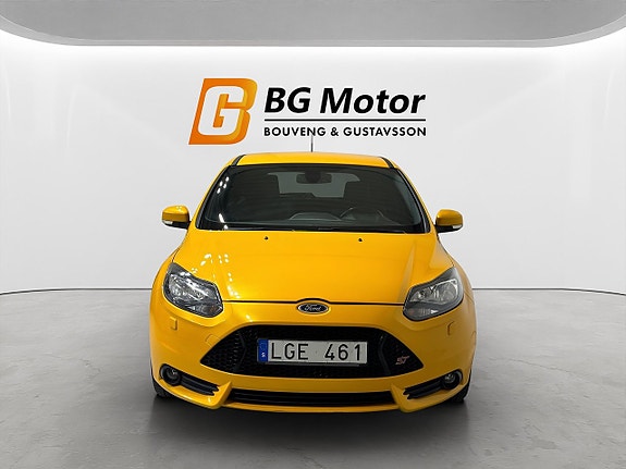 Ford Focus 2 of 17