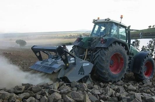 Förstärk och underhåll grus / skogsbilvägar med din traktor. 3 of 12
