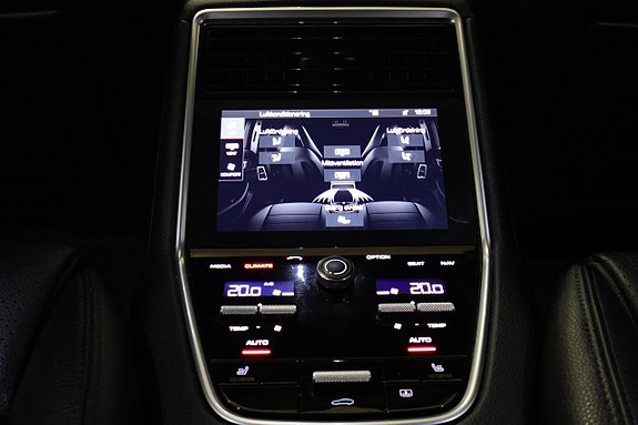 Porsche Panamera 4 10 of 30