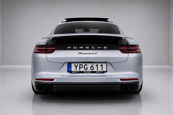 Porsche Panamera 4 30 of 30