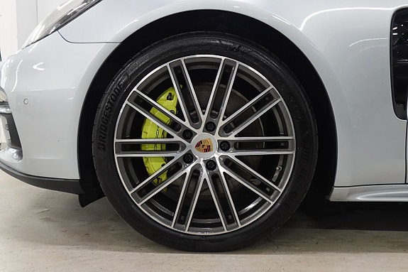 Porsche Panamera 4 29 of 30