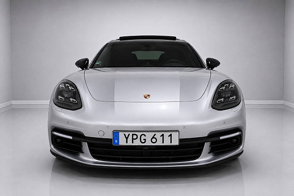 Porsche Panamera 4 2 of 30