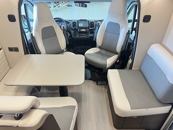 Adria CORAL SUPREME 670 SL (2027 PÅ PLATS+ALDE Diesel+Aut 180hk+Full LED) 14 of 29