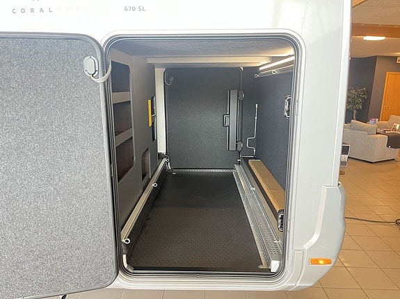 Adria CORAL SUPREME 670 SL (2027 PÅ PLATS+ALDE Diesel+Aut 180hk+Full LED) 8 of 29