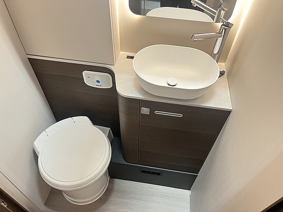 Adria CORAL SUPREME 670 SL (2027 PÅ PLATS+ALDE Diesel+Aut 180hk+Full LED) 22 of 29