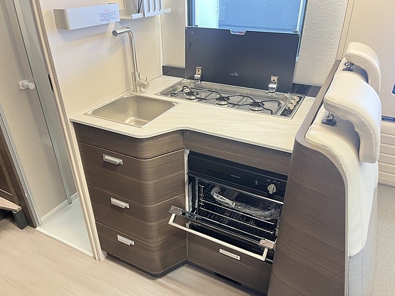 Adria CORAL SUPREME 670 SL (2027 PÅ PLATS+ALDE Diesel+Aut 180hk+Full LED) 16 of 29