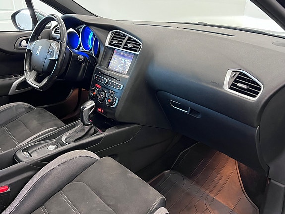 DS DS 4 CrossBack 14 of 23