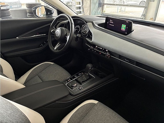 Mazda CX-30 8 of 18