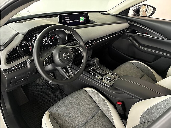 Mazda CX-30 6 of 18