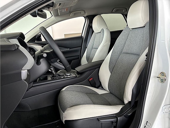 Mazda CX-30 11 of 18
