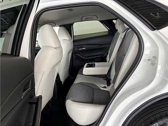 Mazda CX-30 12 of 18