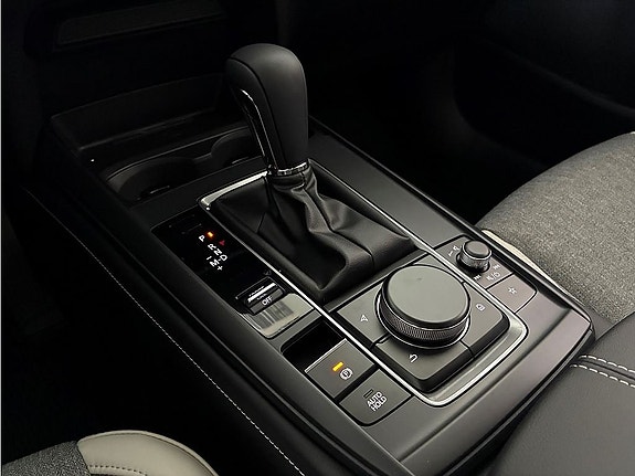 Mazda CX-30 13 of 18
