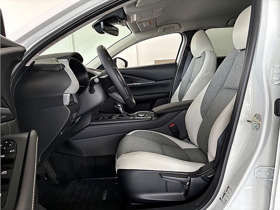 Mazda CX-30 10 of 18