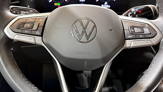 Volkswagen Passat 18 of 23