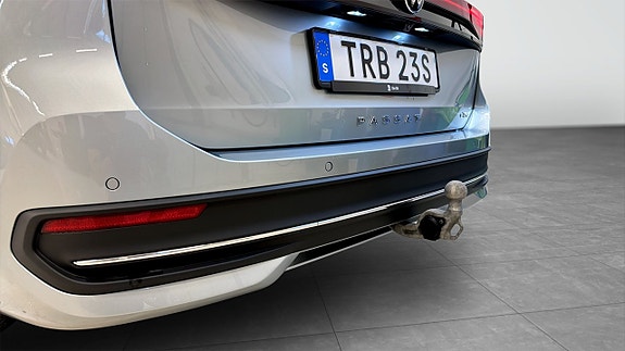 Volkswagen Passat 13 of 23