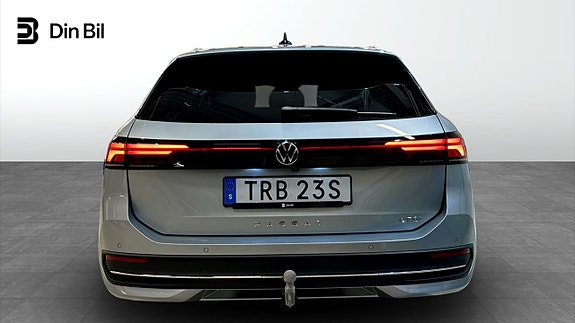 Volkswagen Passat 5 of 23