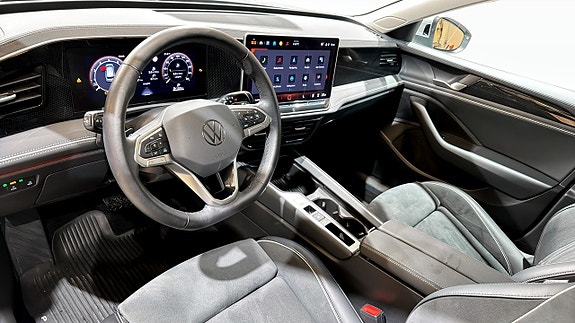 Volkswagen Passat 7 of 23