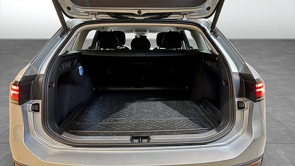 Volkswagen Passat 12 of 23