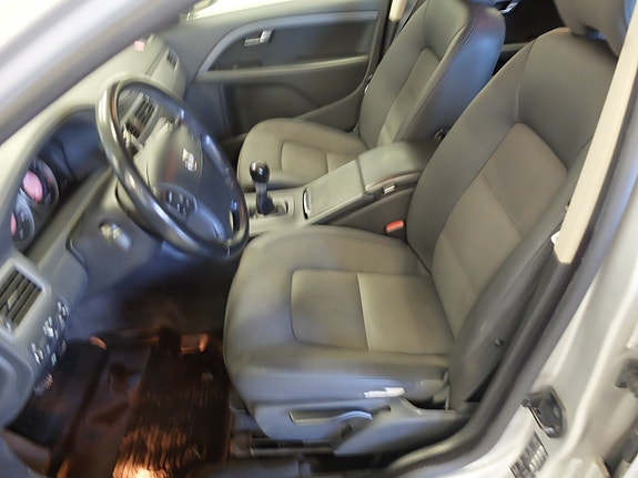 Volvo V70 6 of 9