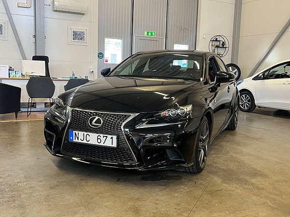 Lexus IS250 3 of 18