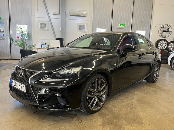 Lexus IS250 6 of 18