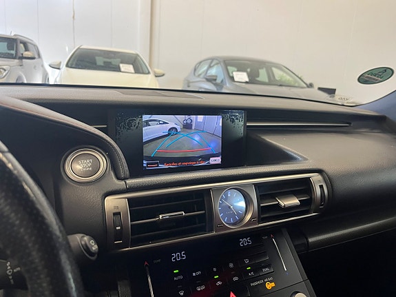 Lexus IS250 17 of 18