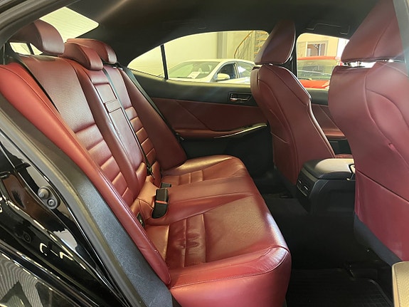Lexus IS250 10 of 18