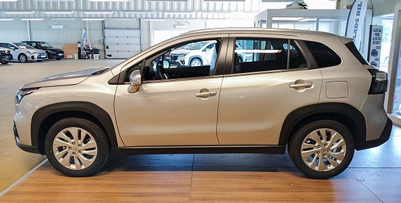 Suzuki S-Cross 2 of 7