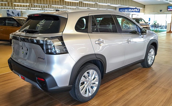 Suzuki S-Cross 4 of 7