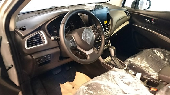 Suzuki S-Cross 7 of 7