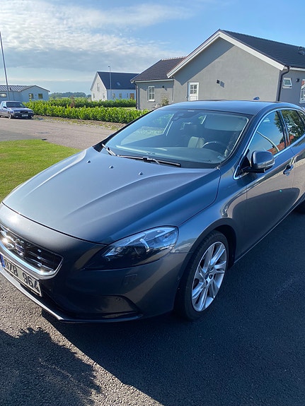 Volvo V40 3 of 5
